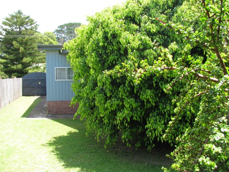 82 Sunpatch Pde, Tomakin NSW 2537