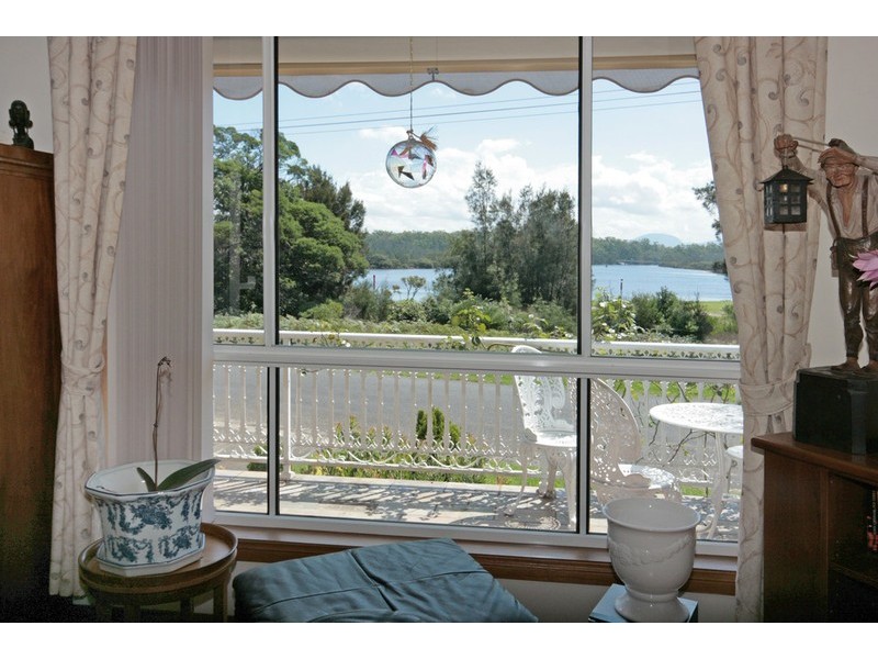 64 Sunpatch Parade, Tomakin NSW 2537