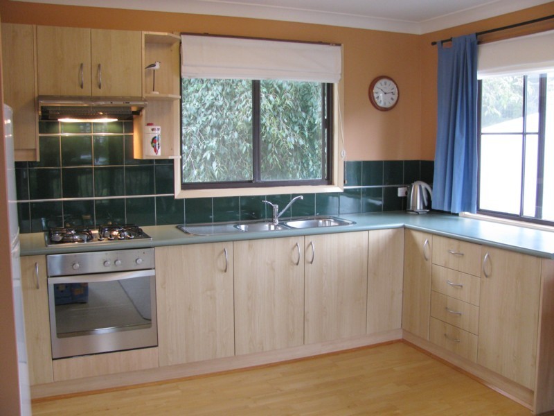 24A Yarralumla Cres, Tomakin NSW 2537