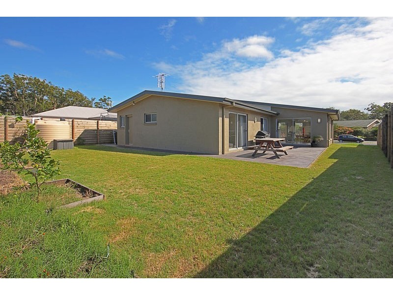 90 Heath Street, Broulee NSW 2537