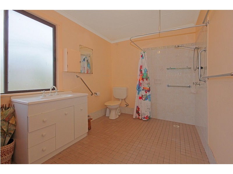 100 Smith Street, Broulee NSW 2537