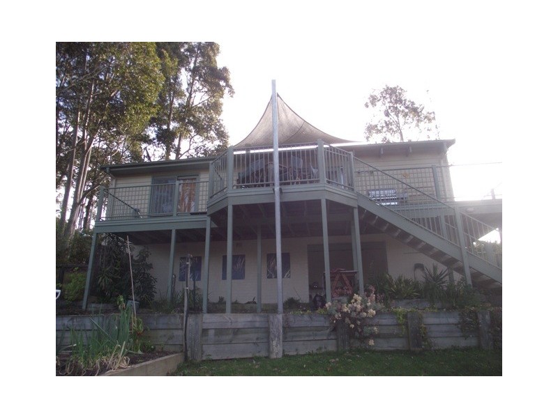 12 Hazel Road, Moruya Heads NSW 2537