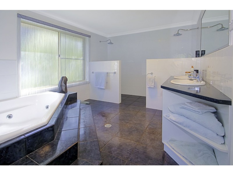 32 Hilmer Avenue, Mossy Point NSW 2537