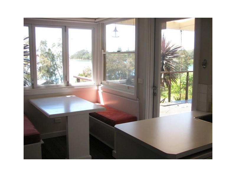 203 Annetts Parade, Mossy Point NSW 2537