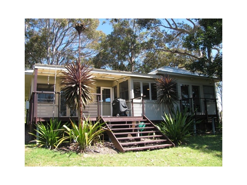 203 Annetts Parade, Mossy Point NSW 2537