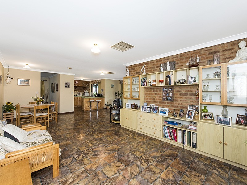 20 Lachlan Way, Bibra Lake WA 6163