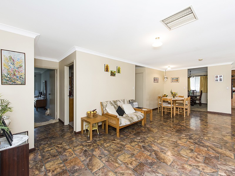 20 Lachlan Way, Bibra Lake WA 6163