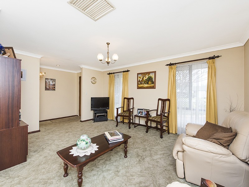 20 Lachlan Way, Bibra Lake WA 6163