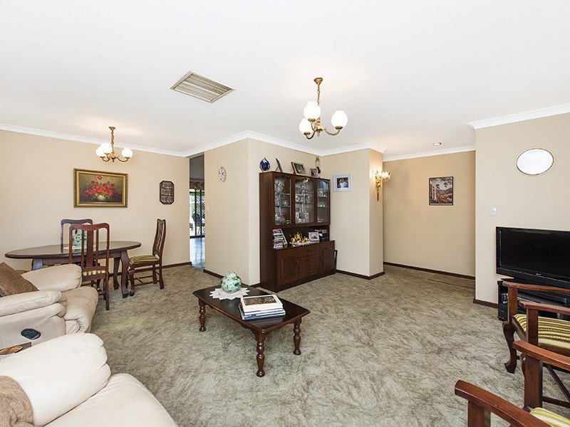 20 Lachlan Way, Bibra Lake WA 6163