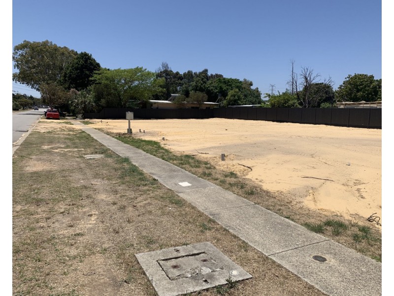 11 Salisbury Road / Victoria Parade, Midvale WA 6056