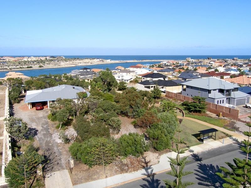 17 Princeton Drive, Wannanup WA 6210