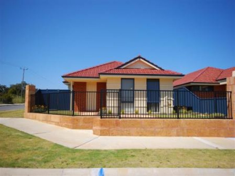 1 Peppies, Byford WA 6122