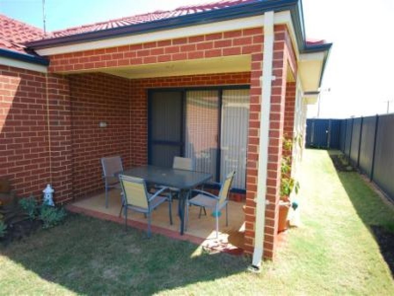 1 Peppies, Byford WA 6122