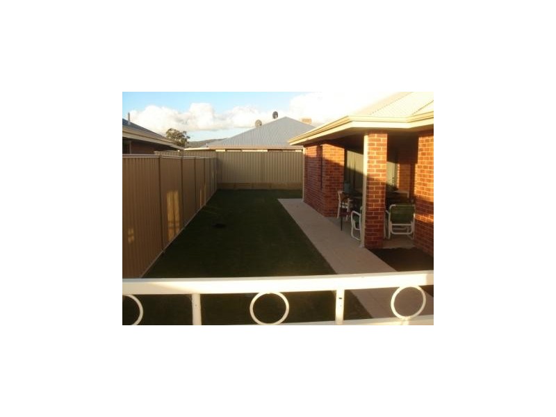12 Coles St, Byford WA 6122
