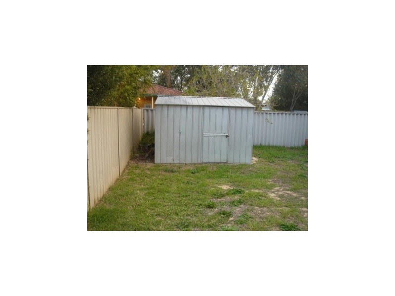 23 Chadwick Parade, Brookdale WA 6112