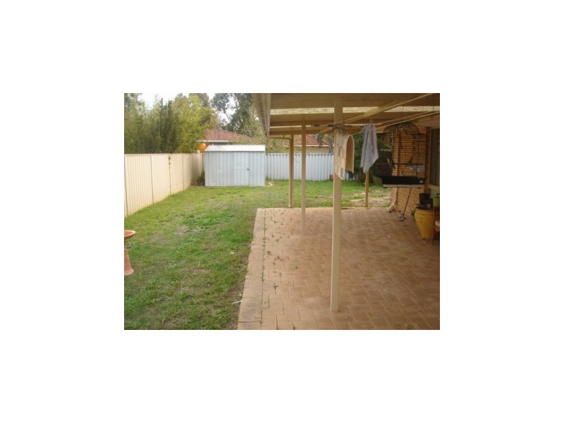 23 Chadwick Parade, Brookdale WA 6112