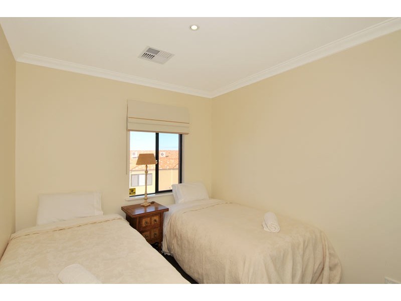 3/34 Village Mews, Wannanup WA 6210