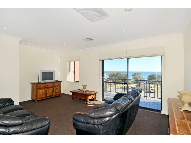 3/34 Village Mews, Wannanup WA 6210