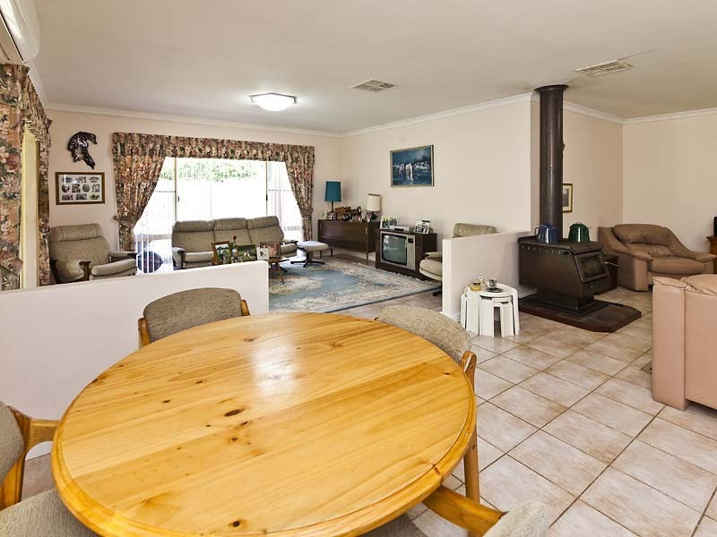 70 Forsyth Place, Chidlow WA 6556