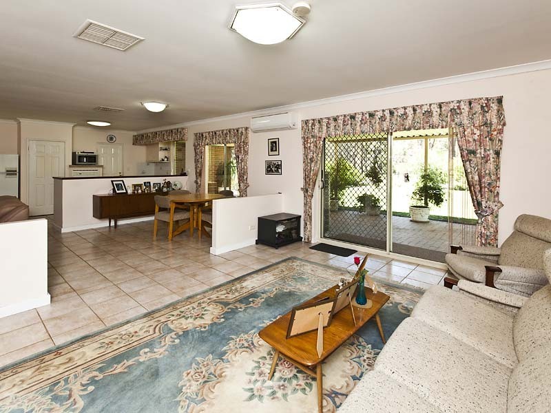 70 Forsyth Place, Chidlow WA 6556