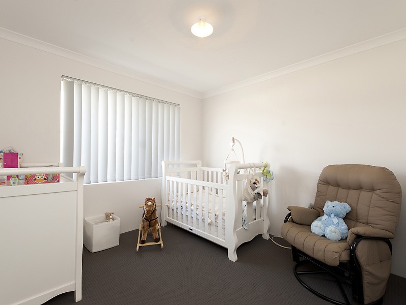 11 Oriel Lane, Piara Waters WA 6112