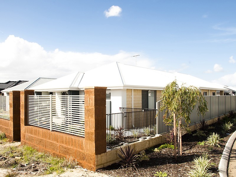 11 Oriel Lane, Piara Waters WA 6112