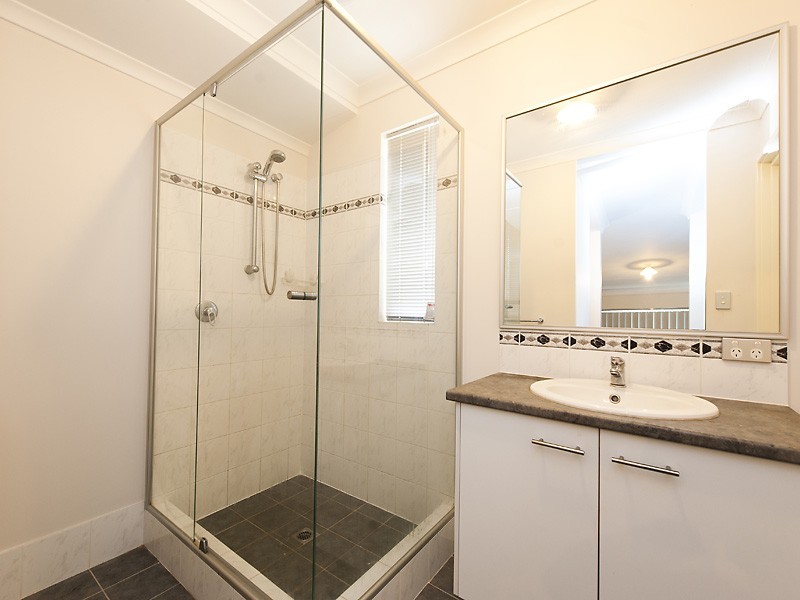 11 Oriel Lane, Piara Waters WA 6112