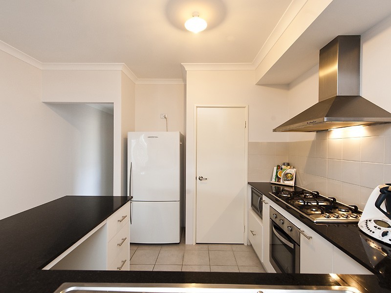 11 Oriel Lane, Piara Waters WA 6112