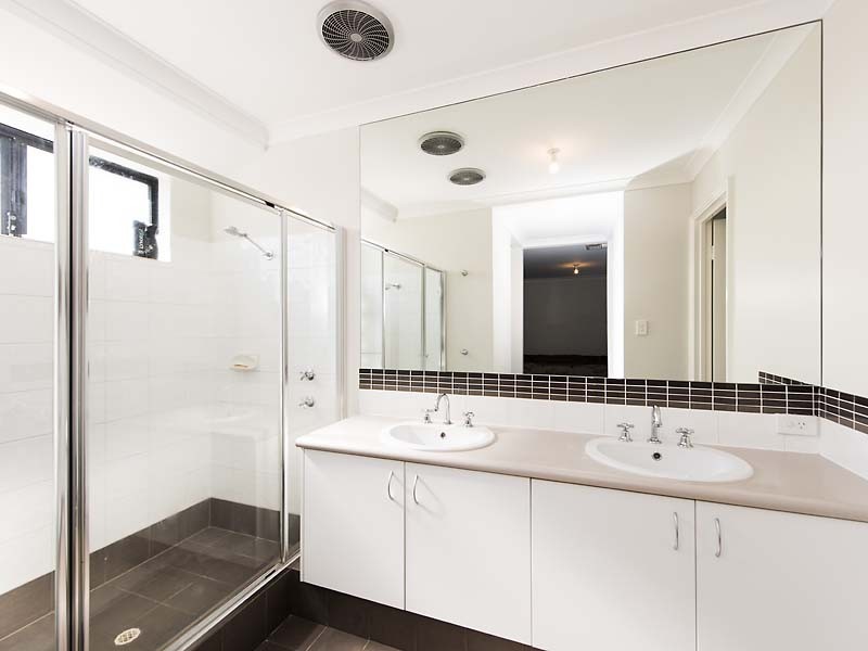 4 Hunter Way, Bertram WA 6167