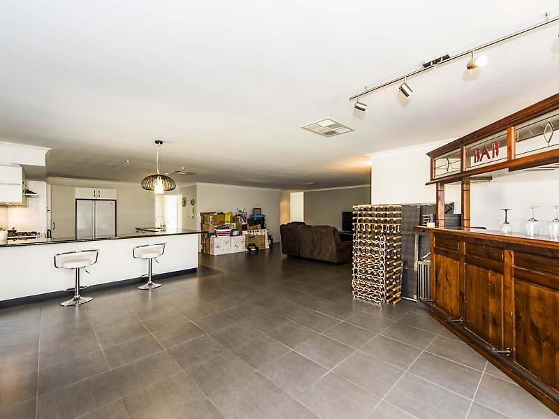 4 Hunter Way, Bertram WA 6167