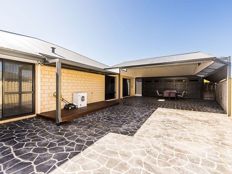 4 Hunter Way, Bertram WA 6167