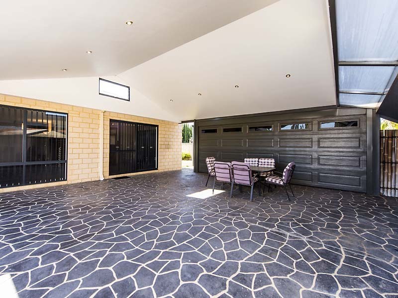 4 Hunter Way, Bertram WA 6167
