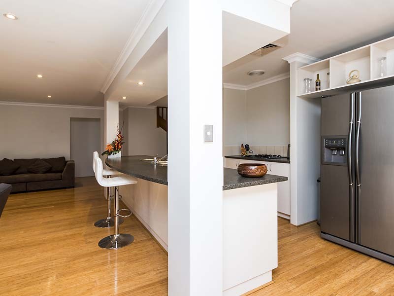 23 Leichhardt Crossing, Hammond Park WA 6164