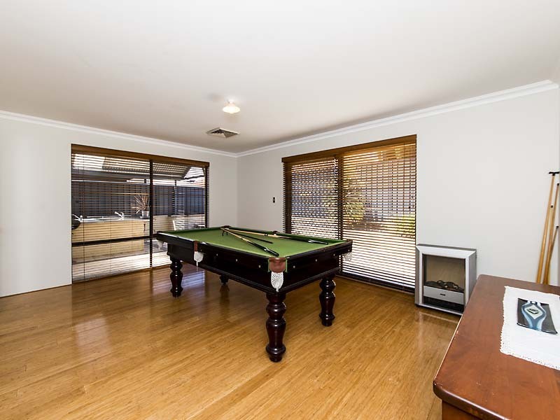 23 Leichhardt Crossing, Hammond Park WA 6164