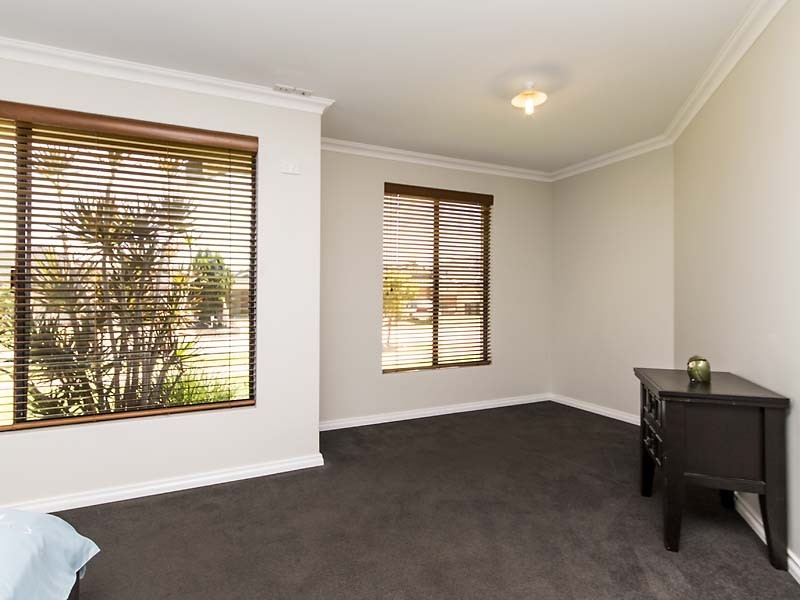 23 Leichhardt Crossing, Hammond Park WA 6164