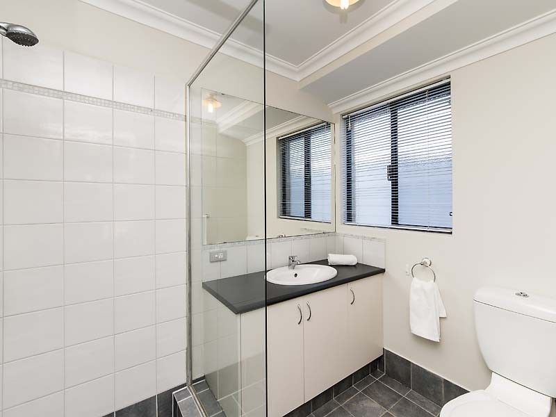 23 Leichhardt Crossing, Hammond Park WA 6164