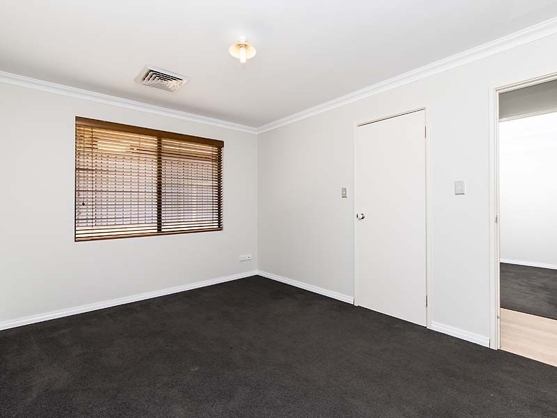 23 Leichhardt Crossing, Hammond Park WA 6164