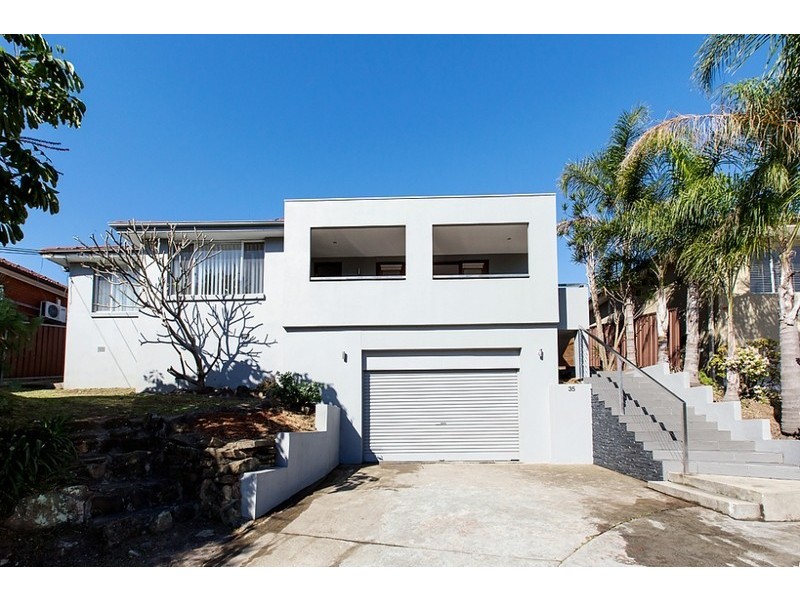 35 CAROLINE CRESCENT, Georges Hall NSW 2198