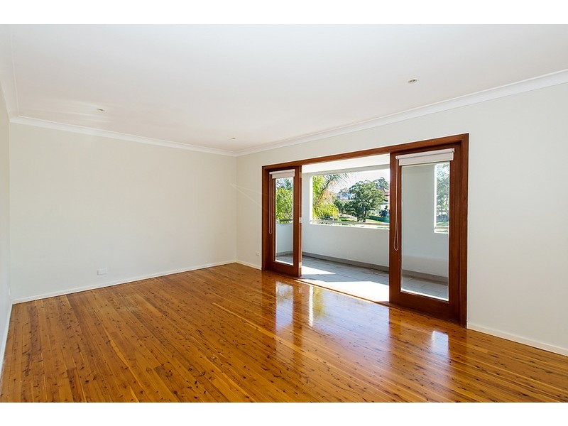 35 CAROLINE CRESCENT, Georges Hall NSW 2198