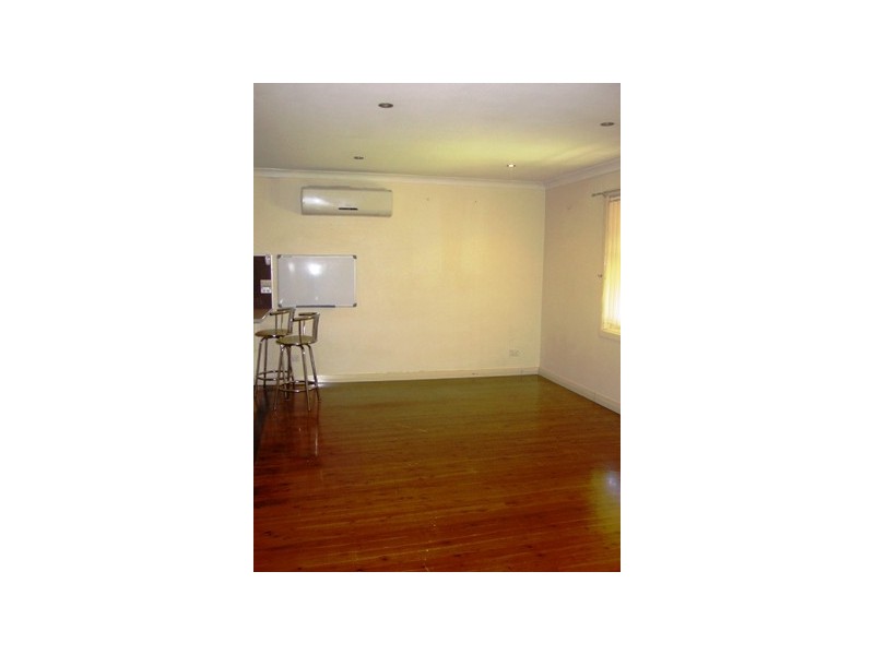 6 AYRES CRESCENT, Georges Hall NSW 2198