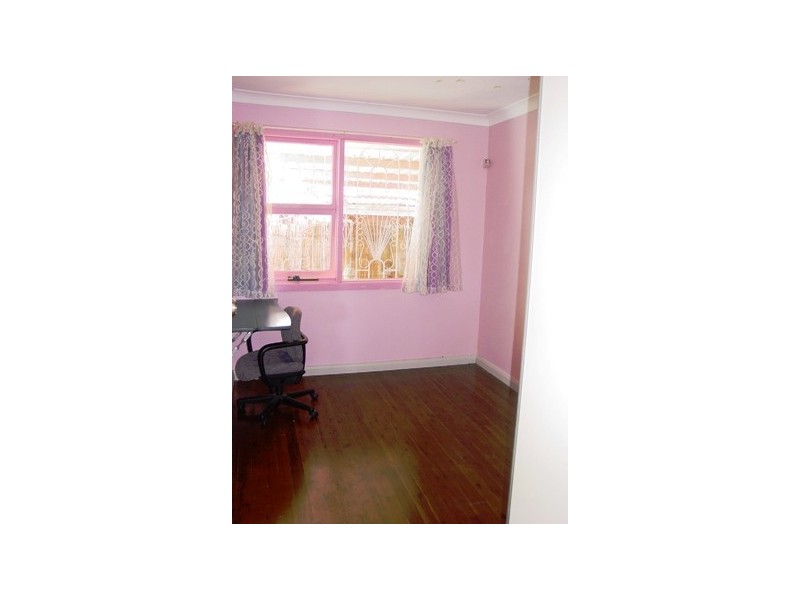 6 AYRES CRESCENT, Georges Hall NSW 2198