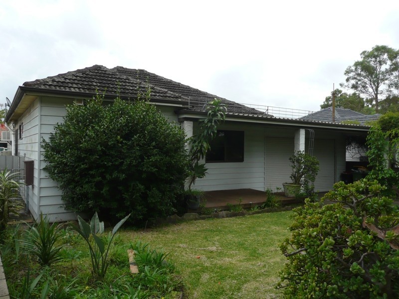 6 THORNTON AVENUE, Bass Hill NSW 2197