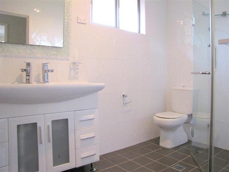 32  DONINGTON STREET, Georges Hall NSW 2198