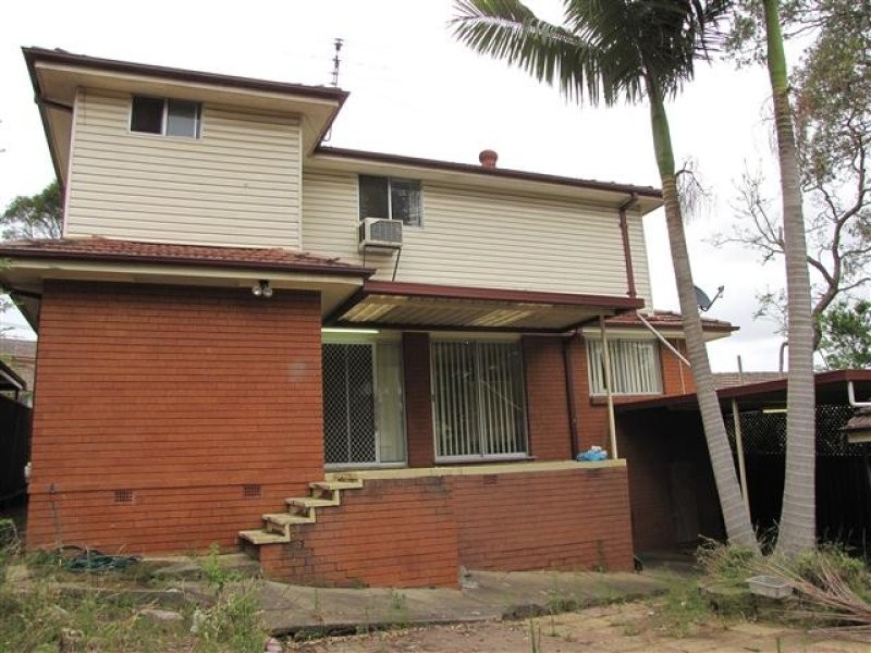 32  DONINGTON STREET, Georges Hall NSW 2198