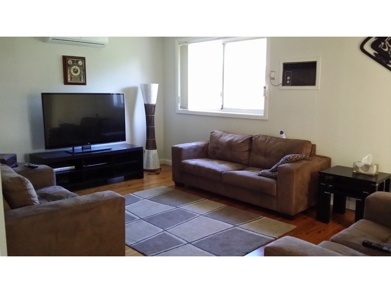 21 Universal Avenue, Georges Hall NSW 2198