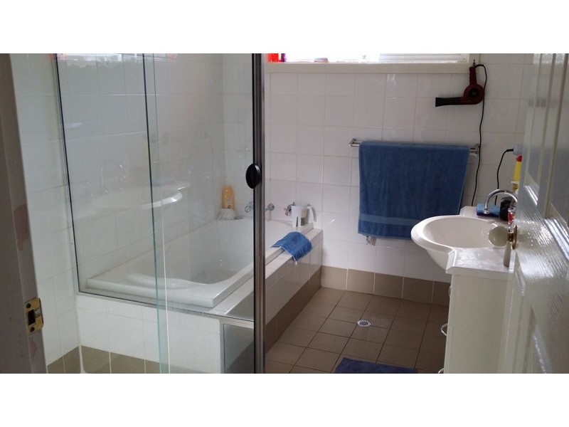 21 Universal Avenue, Georges Hall NSW 2198