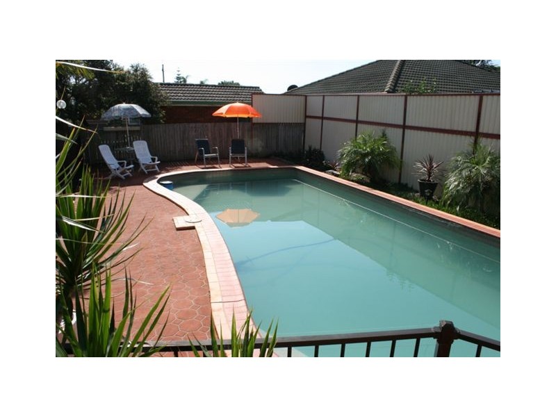 8  Avonlea Crescent, Bass Hill NSW 2197