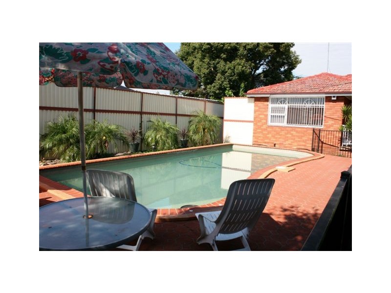 8  Avonlea Crescent, Bass Hill NSW 2197