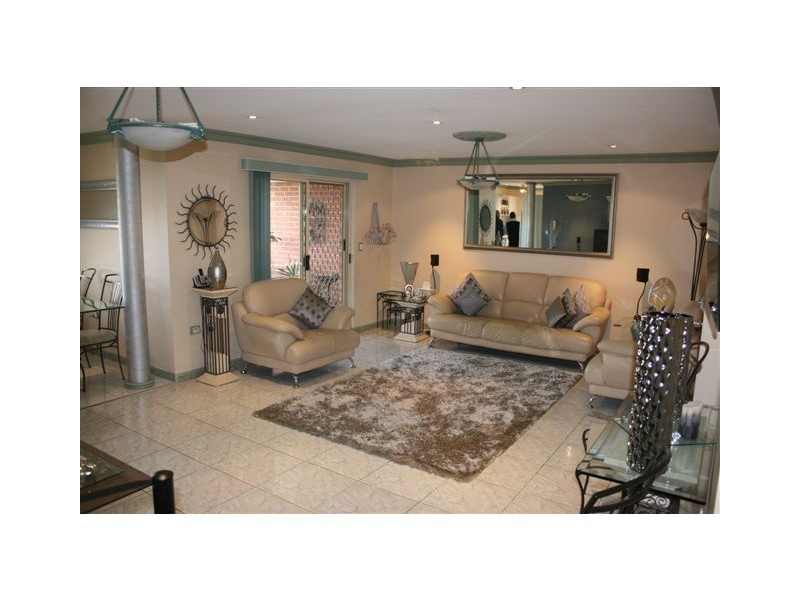 8/1-3  Carmen Street, Bankstown NSW 2200