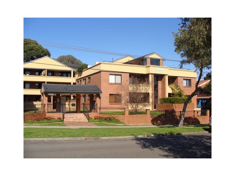 9/170-176 Greenacre Road, Bankstown NSW 2200